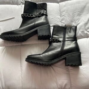 New Look Black Ankle Boots with Chain Accent